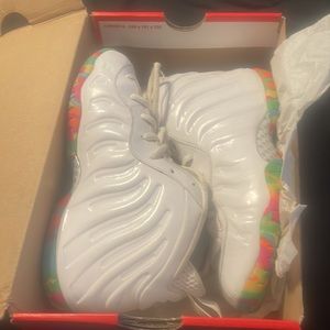 kids nike lil foam posite size 3y